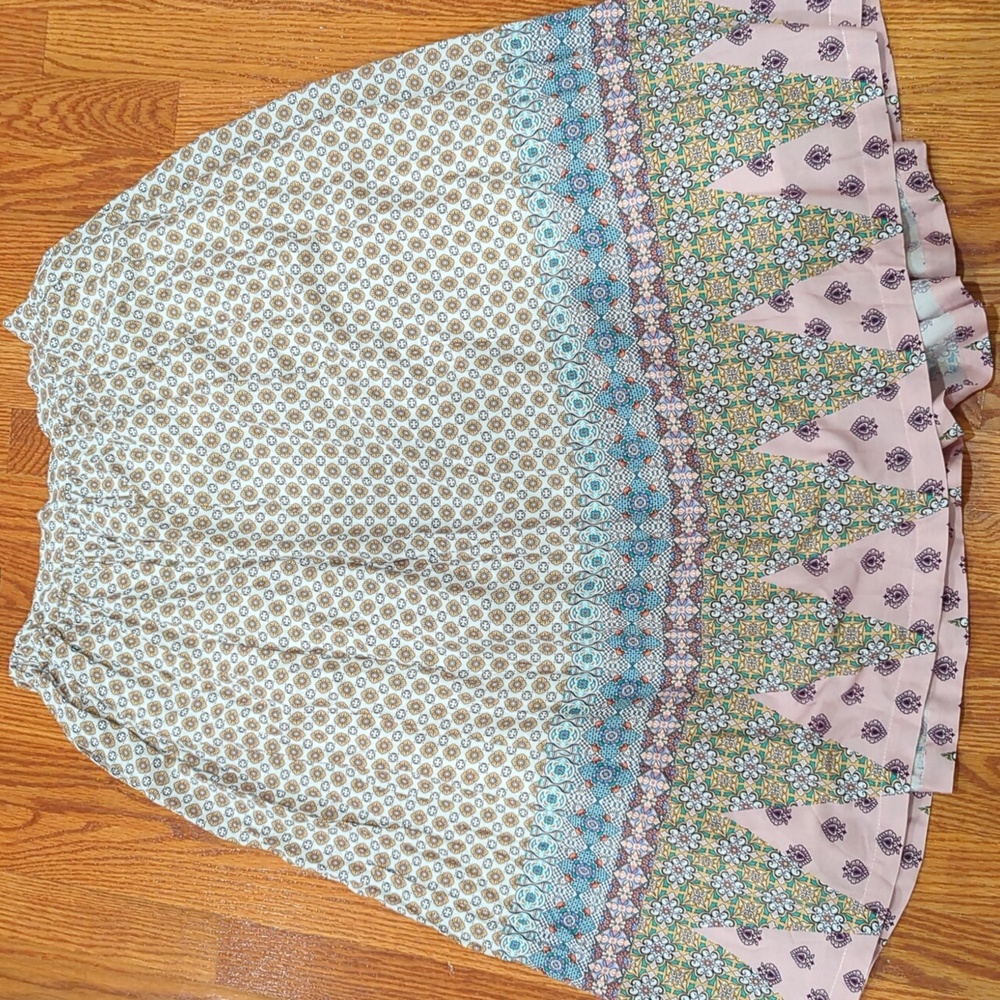 Size 20 new print skirt and top set. Pleated skirt, lined, with 3/4 slv blouse.